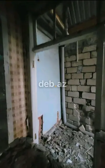 Satılır: Gence kilsenin yaninda 1.5 sotun icinde yari tikili heyet — kiçik şəkil 6