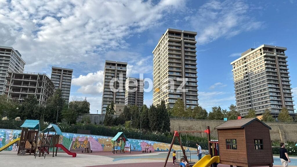 Ağ şəhər, 4 otaqlı, Yeni tikili, 185 kv. m — şəkil 1