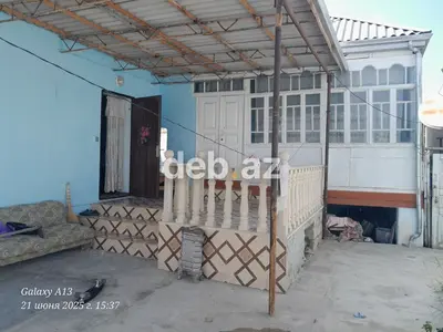 Məşhur Ərazidə 1 Həyətdə 2 Müstəqil Ev Satışda! — kiçik şəkil 1