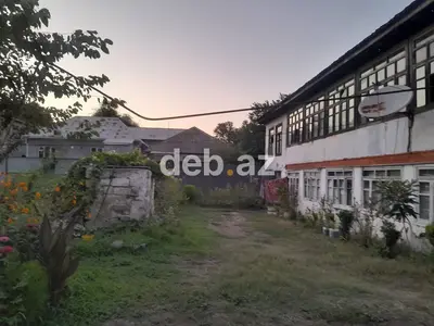 Satılır geniş həyəti var iki lərtəbə köhnə tikili var bağı var əlavə — kiçik şəkil 2