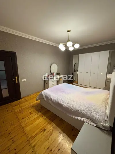 Geniş və işıqlı 3 otaqlı 105 m2 mənzil Bakı şəhəri, Yeni Yasamal — kiçik şəkil 7