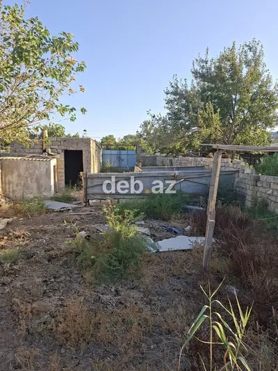 Sabunçu rayonu, Ramana qəsəbəsində 4 tərəfi daş hasarlı, darvazalı torpaq sahəsi və tikili satılır — kiçik şəkil 3