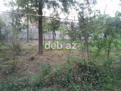 Satılır geniş həyəti var iki lərtəbə köhnə tikili var bağı var əlavə — kiçik şəkil 3