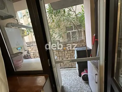 Xırdalanın mərkəzində 4 mərtəbəli binada kürsülü, kupçalı və əşyalı ev satılır — Mülkiyyətçidən — kiçik şəkil 5