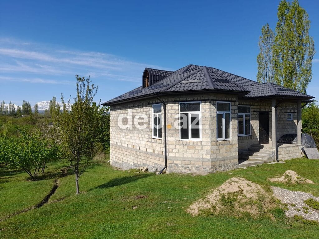 Qusarda Şəhərdən 10 km Məsafədə Mənzərəli Həyət Evi / Torpaq Satılır — şəkil 1
