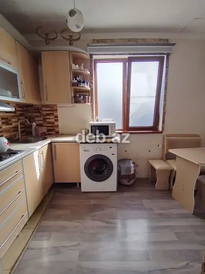 Hovlulu həyət evi - Dəmir darvazalı giriş, hündür hasarlı həyət — kiçik şəkil 8