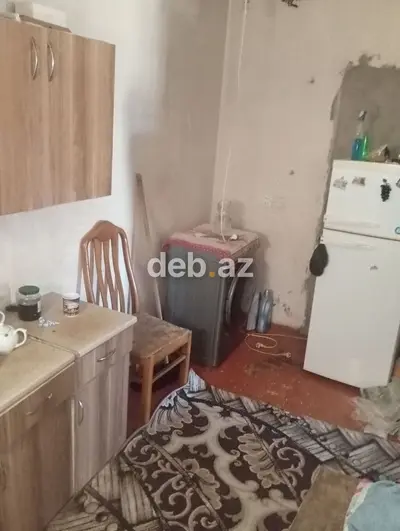 Binəqədi Qəsəbəsində 300 m² Geniş Ərazidə 3 Otaqlı Təmirsiz Ev Satılır — kiçik şəkil 2