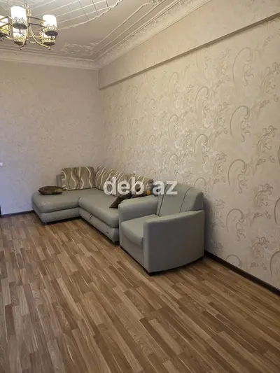 Qorodok naprotiv Evropa otel 
5/3 stalinka 
2 komanti 
sredniy remont — kiçik şəkil 13
