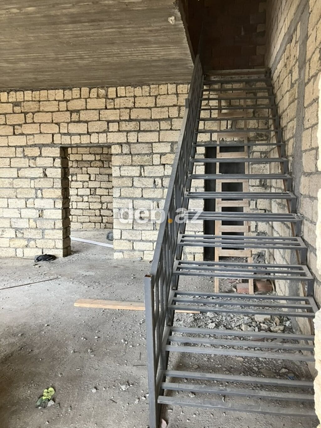 Badamdar 3-cü massivdə dəniz mənzərəli 2 sotda 2 mərtəbəli, 140 kv.m şəxsi tikili ev satılır — Təmirsiz (Pod маяк) — şəkil 1