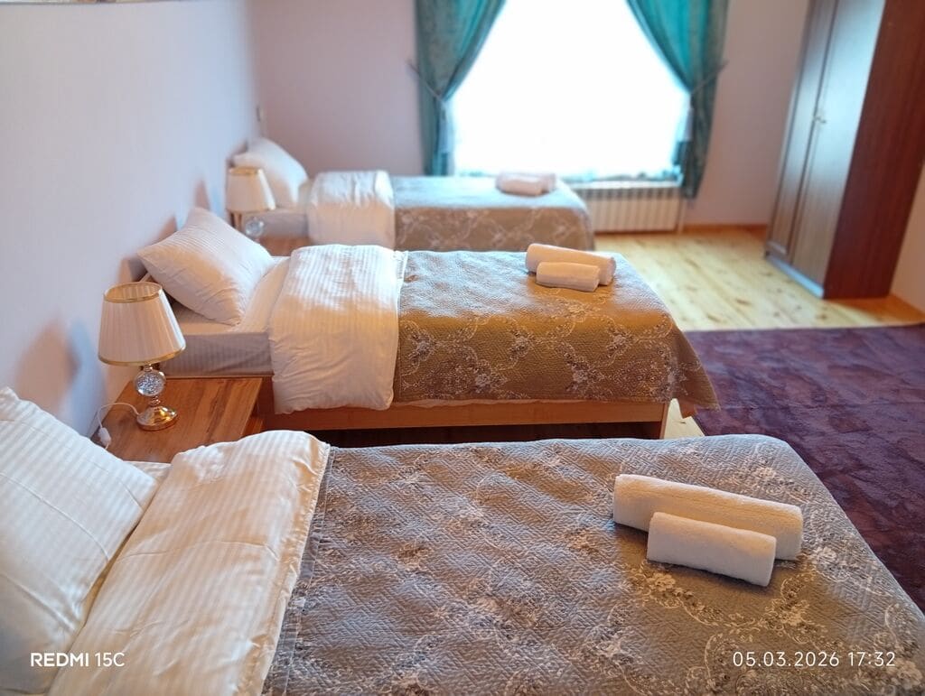Şahdağ yolunda günlük kirayə həyət evi – Qusar, Çiləgir kəndi (10 nəfərlik, Manqal, Samovar, Besedka) — kiçik şəkil 9