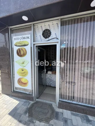Sumqayit seheri 8 ci mikrayon dayanacaqa yaxin tam yol kenarinda — kiçik şəkil 2