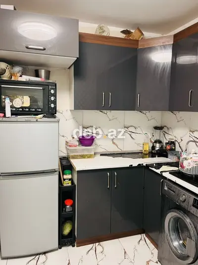 Satılır/icarəyə verilən həyət evi - 2 mərtəbəli tikili, geniş işıqlı — kiçik şəkil 4