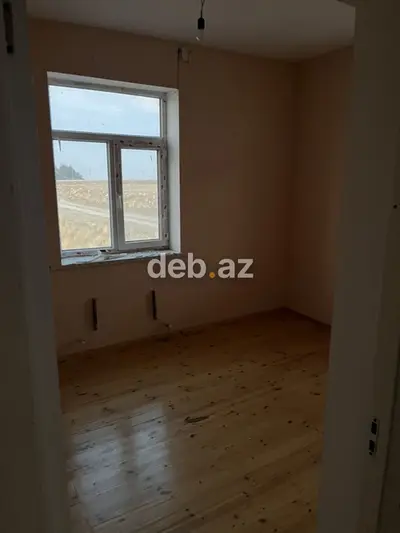 Satılır: Həyət evi - Bir mərtəbəli, ağ fasadlı ev, qırmızı metal dam — kiçik şəkil 6