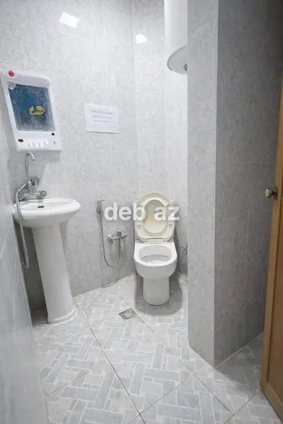 SATILIR – Qış parkının yaxınlığında 250 m², 7 otaqlı geniş mənzil — kiçik şəkil 7