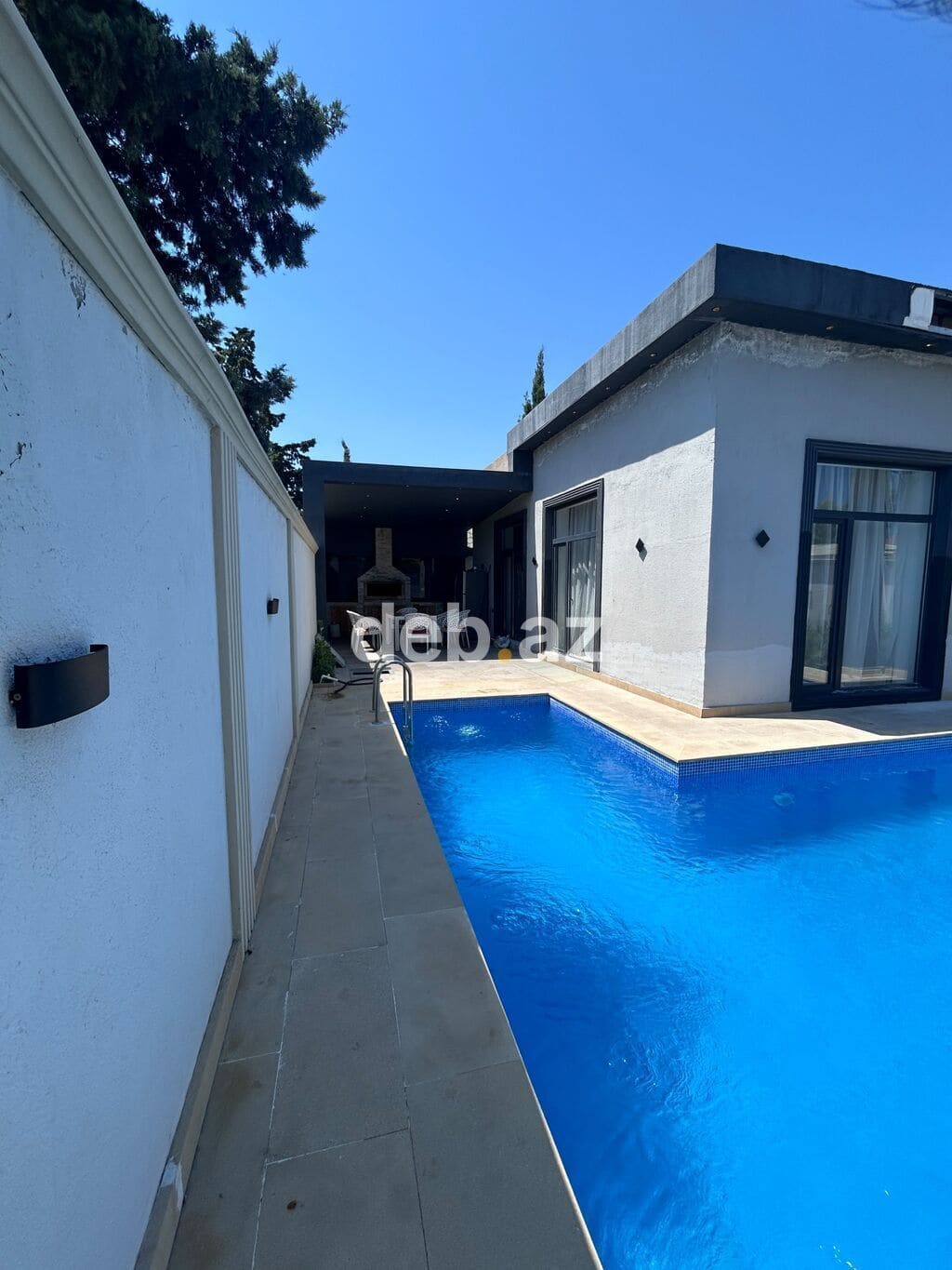Modern Üslubda İstiqamətləndirilmiş, Hovuzlu və Verandalı Birmərtəbəli Lüks Villa — Xəzər, Bakı