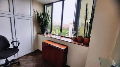 Zağulbada ( 234 №-li məktəb və parkın yanı) daş binada 3 otaqlı təmirli, sənədli mənzil satılır — Ev Sahibindən! — kiçik şəkil 1