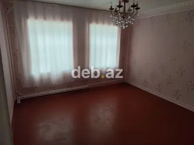 Qubanın Daglı kəndində yerləşir. 6 sot torpagın içindədir, torpaqla — kiçik şəkil 12
