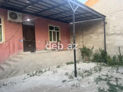 Ev çilegerde yerleşir. Hal hazırda yaşayış var. 131 nömreli marşurut — kiçik şəkil 1