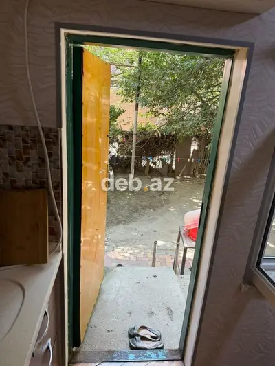 **Həyətyanı sahəsi olan yaşayış sahəsi** **Otaqlar və daxili — kiçik şəkil 2