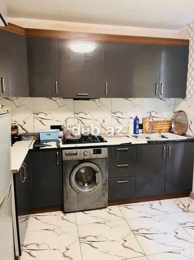 Satılır/icarəyə verilən həyət evi - 2 mərtəbəli tikili, geniş işıqlı — kiçik şəkil 3