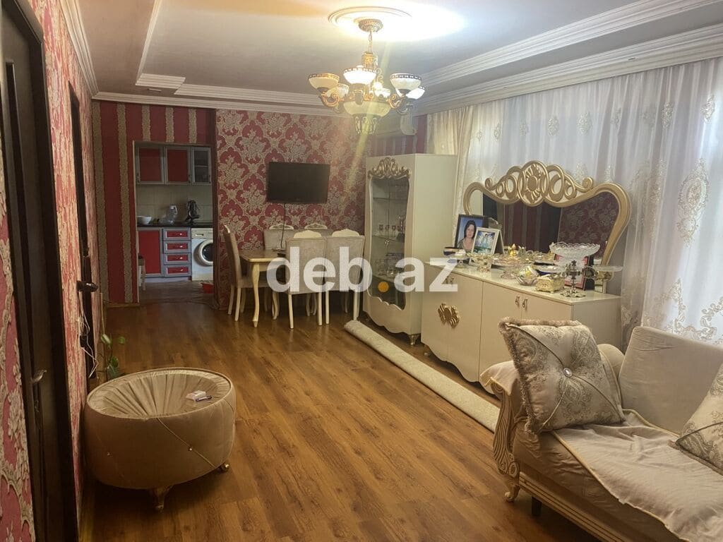 Əhmədlidə Abad Həyətdə Lentinqrad Layihəli Tam Mebelli 4 Otaqlı Mənzil Satılır (Quru Padvallı) — Xətai, Bakı