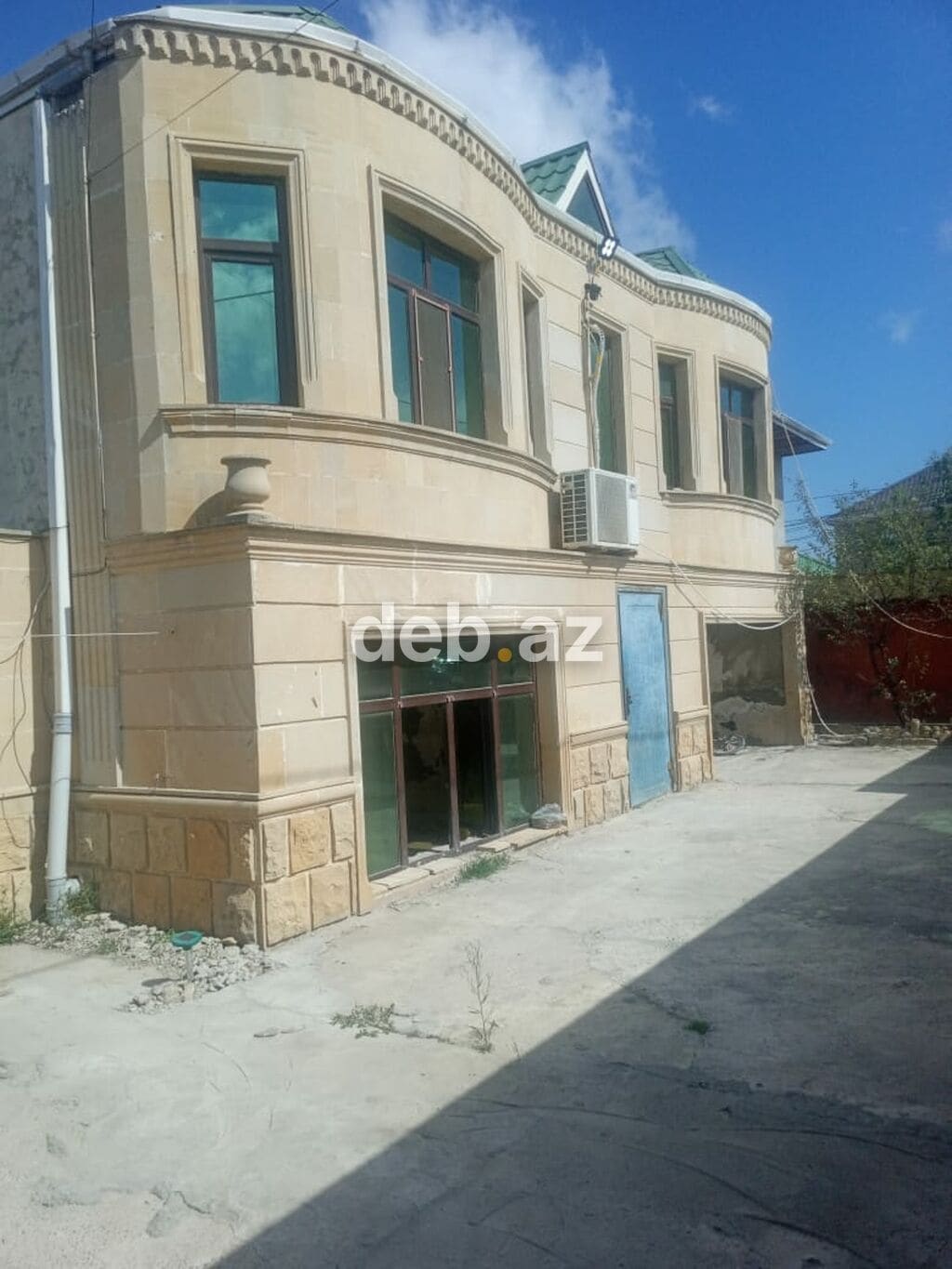 8 otaq, 240 kv. m, Orta təmir — şəkil 1
