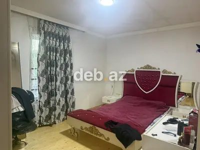 Ev çilegerde yerleşir. Hal hazırda yaşayış var. 131 nömreli marşurut — kiçik şəkil 13
