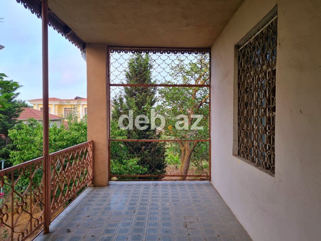 Digah qəsəbəsində, 23 sot geniş ərazidə 180 kv.m evi və bol meyvə bağı olan bağ evi satılır — şəkil 1