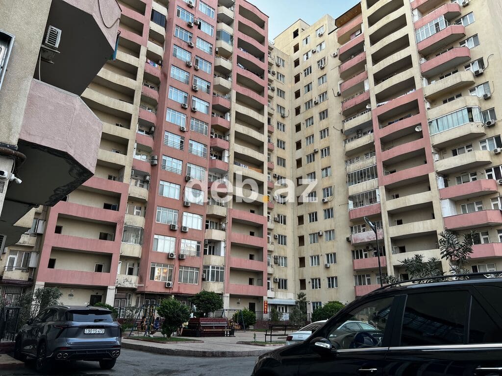Bakı, Nəsimi rayonunda yüksəkmərtəbəli kompleksdə zövqlü təmirli, geniş mənzil satılır — şəkil 1