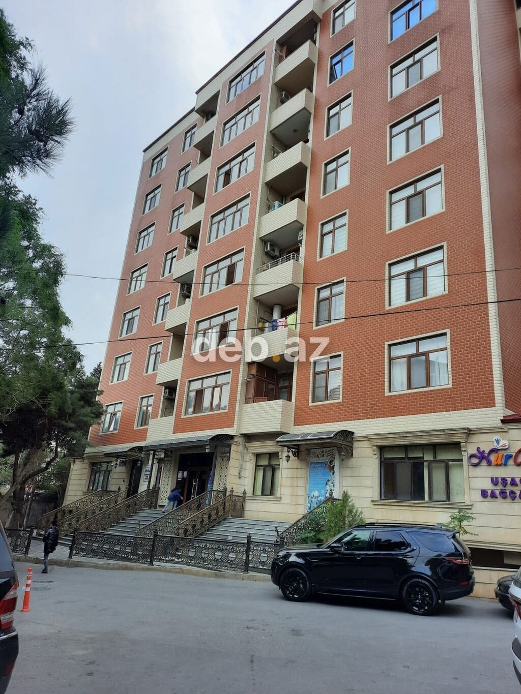 4-cü mikrorayon, 3 otaqlı, Yeni tikili, m. Memar Əcəmi, 130 kv. m — Nəsimi, Bakı