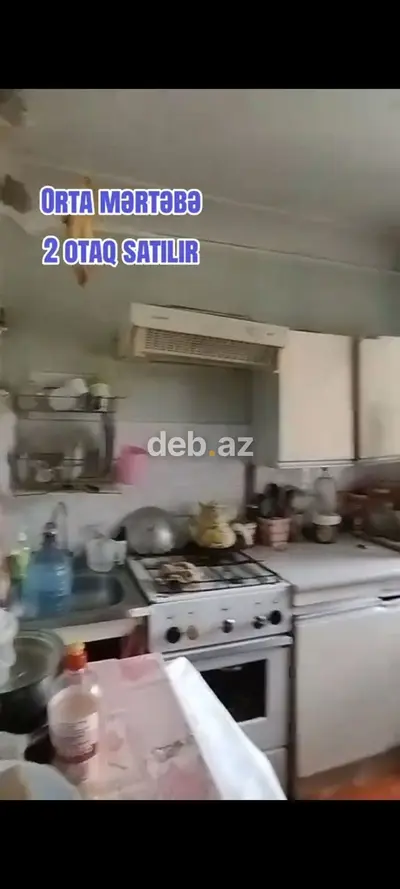 Orta mərtəbədə yerləşən 2 otaqlı mənzil satılır. Planlaşdırma: — kiçik şəkil 9