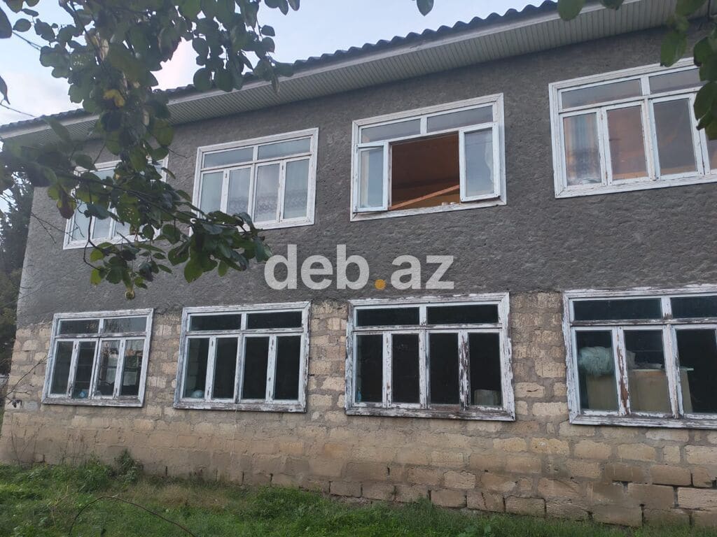 7 otaqlı, 150 kv. m, Təmirsiz — şəkil 1
