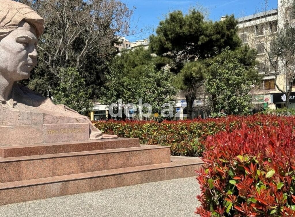 Bakı, 7-ci mikrorayon, 3 otaqlı, Köhnə tikili, m. Gənclik, 70 kv. m — Binəqədi, Bakı