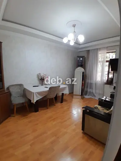 Ev Xirdalanda tam merkezde yerlesir,2 ve 9 sayli mektebin tam — kiçik şəkil 6
