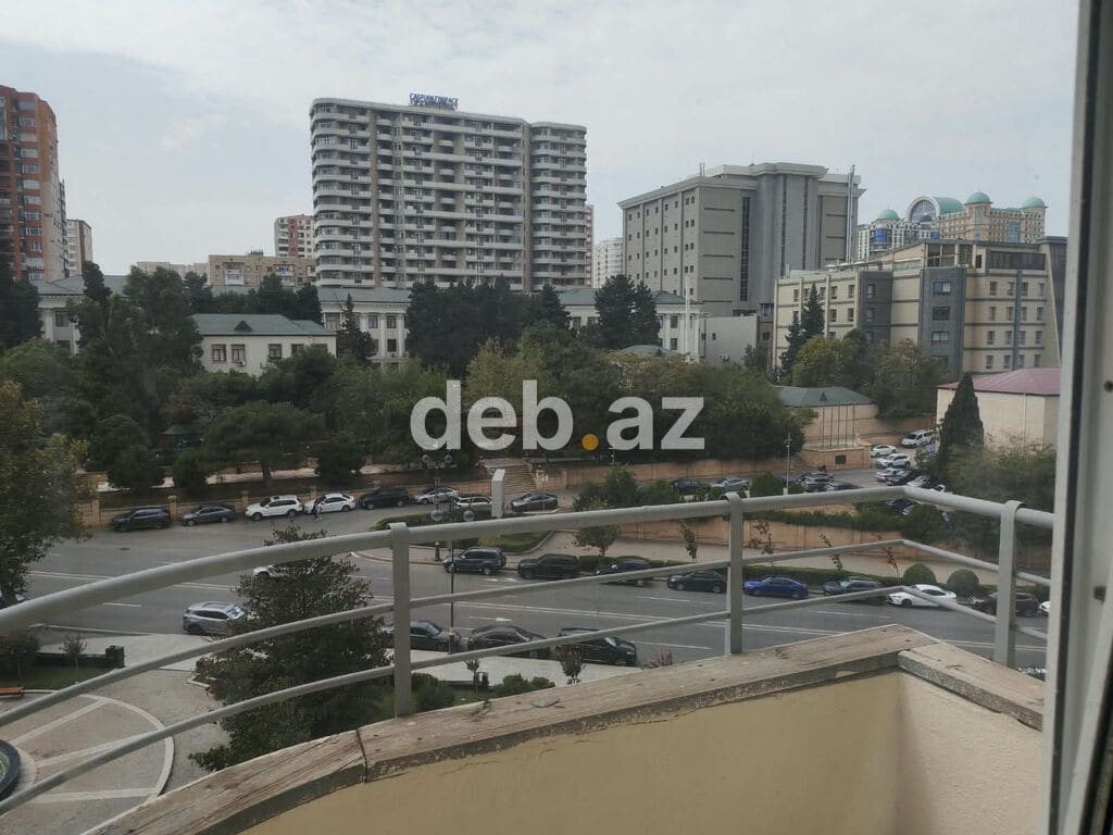 Yasamal, 3 otaqlı, Yeni tikili, m. İnşaatçılar, 150 kv. m — Yasamal, Bakı
