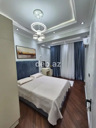 Mənzilin təsviri - Şəhər panoramalı geniş balkon: gecə işıqlı park və — kiçik şəkil 7