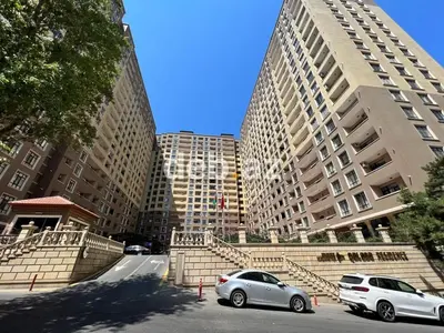 Yasamal, 3 otaqlı, Yeni tikili, m. İnşaatçılar, 100 kv. m — kiçik şəkil 1