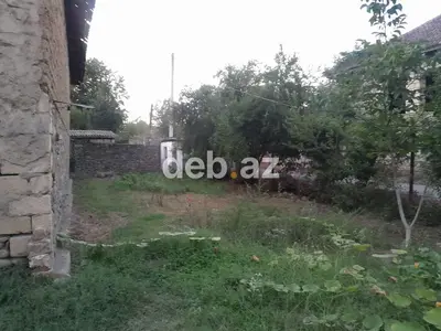 Satılır geniş həyəti var iki lərtəbə köhnə tikili var bağı var əlavə — kiçik şəkil 5